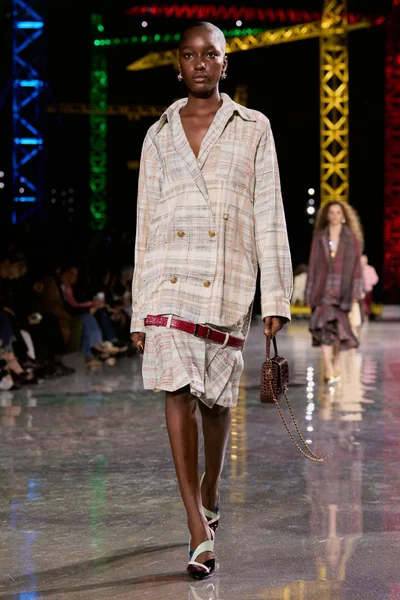 Look 45